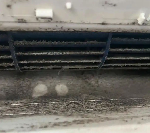 贵阳空调吹的风有股烧焦味是怎么回事